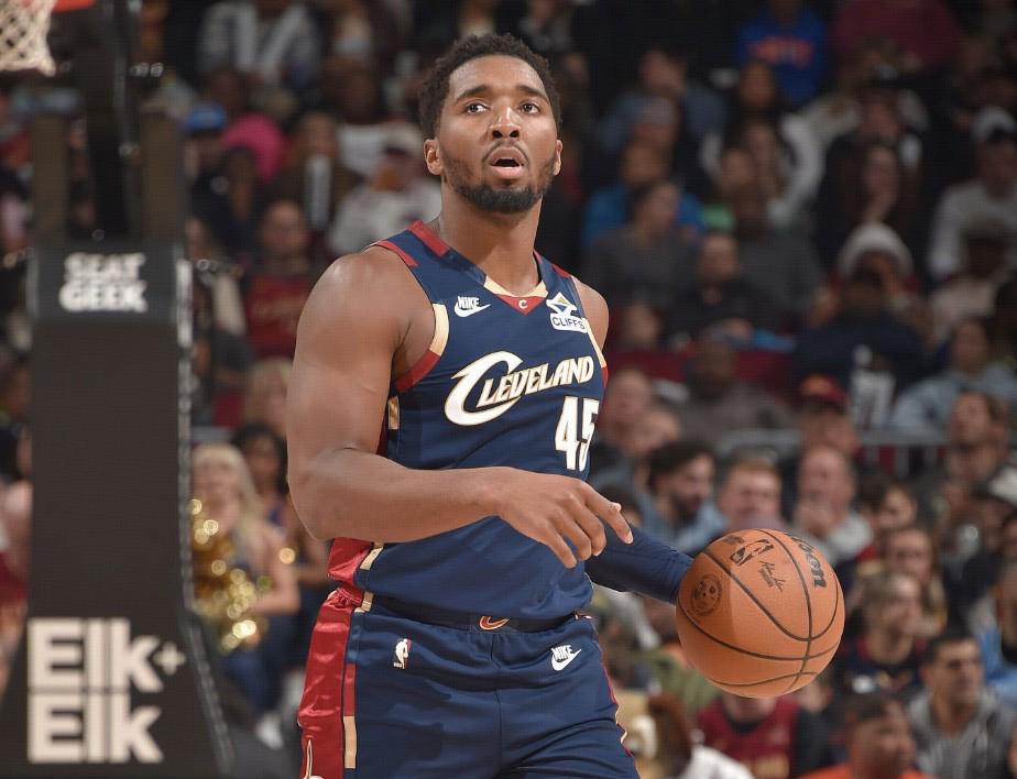 高效输出，米切尔21中15轰46分4板8助，三分11中6&罚球10中10