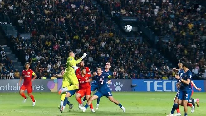 穆斯卡特愤然离场!亚冠完败武里南:4轮仅1分,海港让中超成笑柄